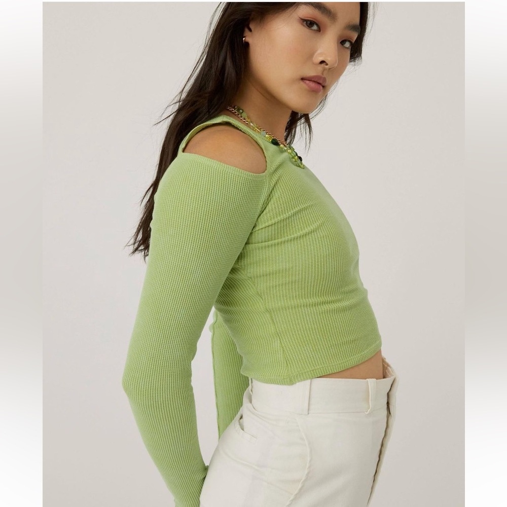 Daydreamer Long Sleeve Cold Shoulder Crop Top in Green Meadow Mineral Size XL